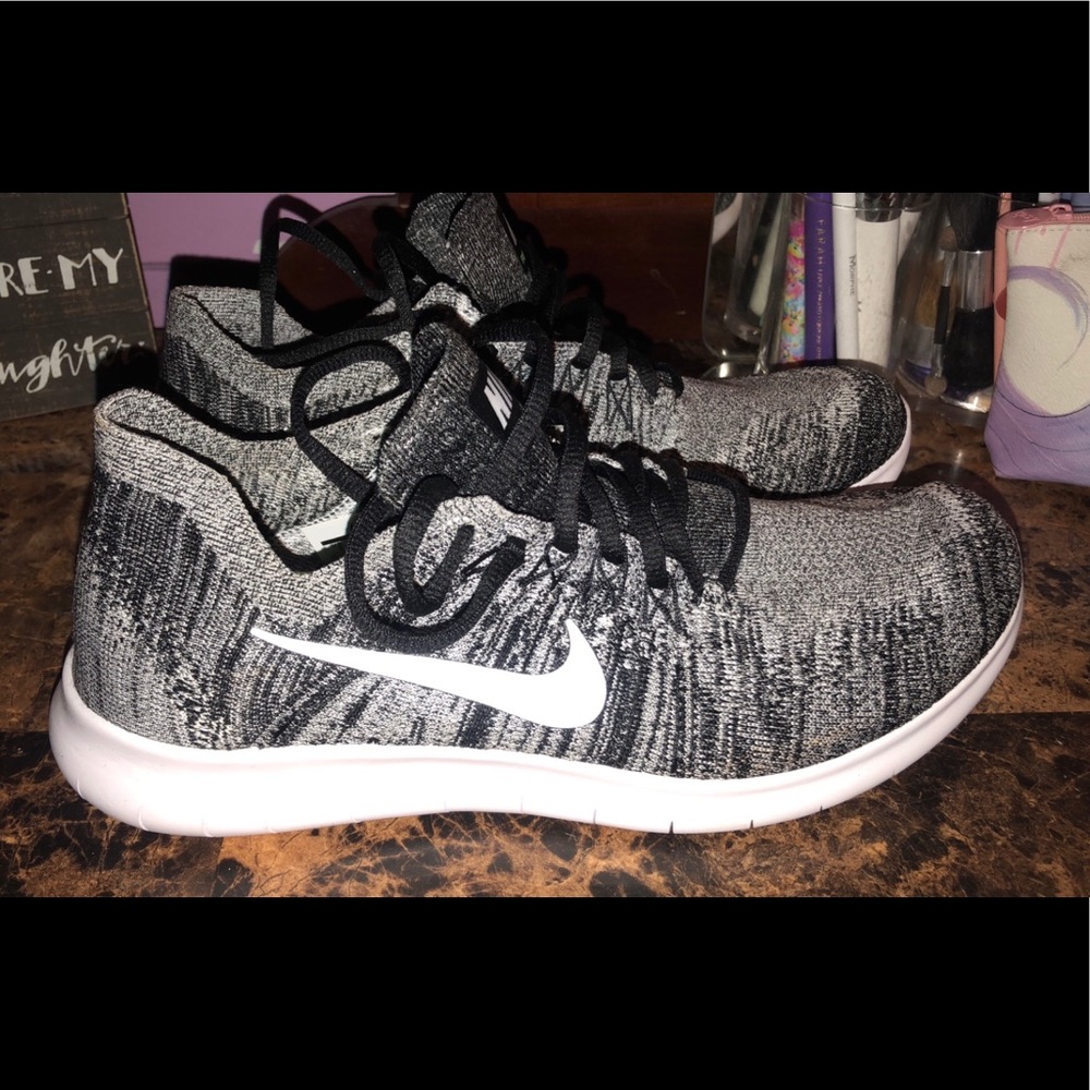 Nike Free RN Flyknit Womens Sneakers